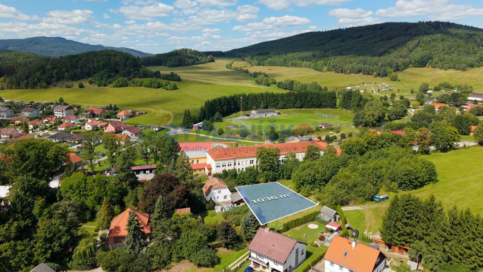 Prodej stavebního pozemku 1.036 m² – Chvalšin