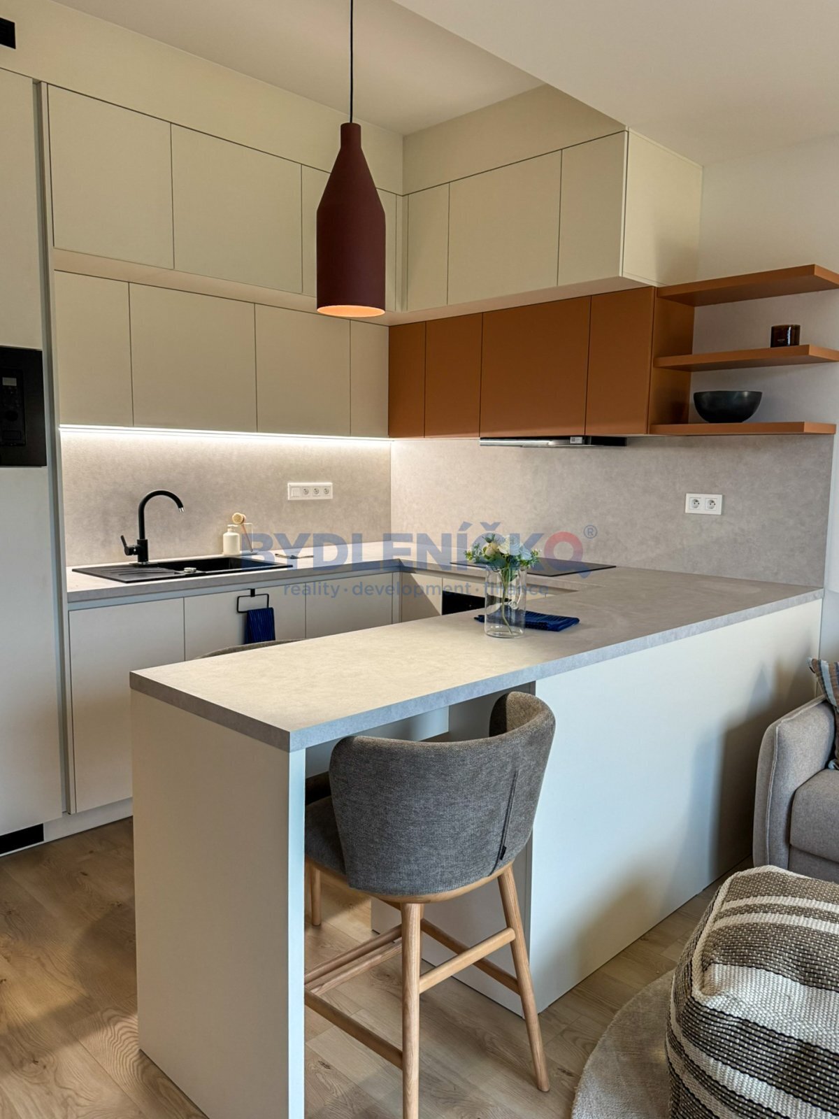 Prodej bytu 3+kk s balkónem, 66 m2, Hluboká nad Vl