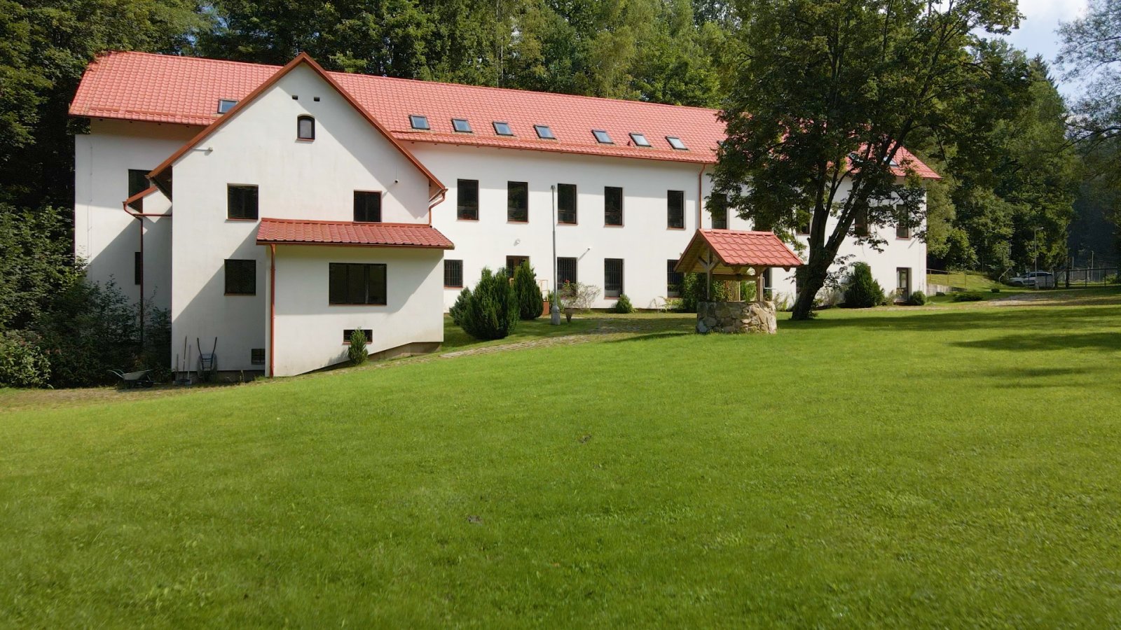 Prodej zrekonstruovaného areálu, Benešov nad Černo