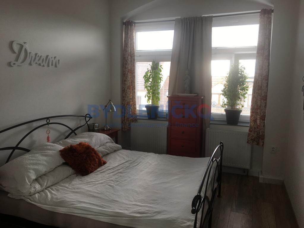 Pronájem bytu 2+1, 62m2, ulice Masarykova, Hluboká