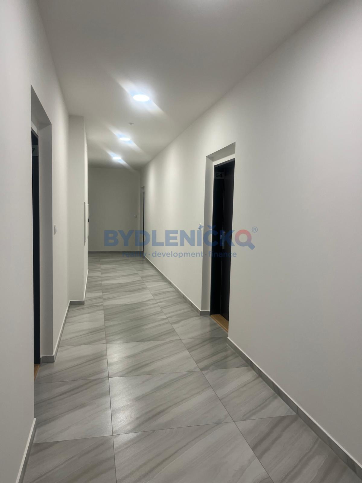 Pronájem bytu 2+kk, 69,4 m2, s terasou 9 m2, ulice Branišovská, České Budějovice