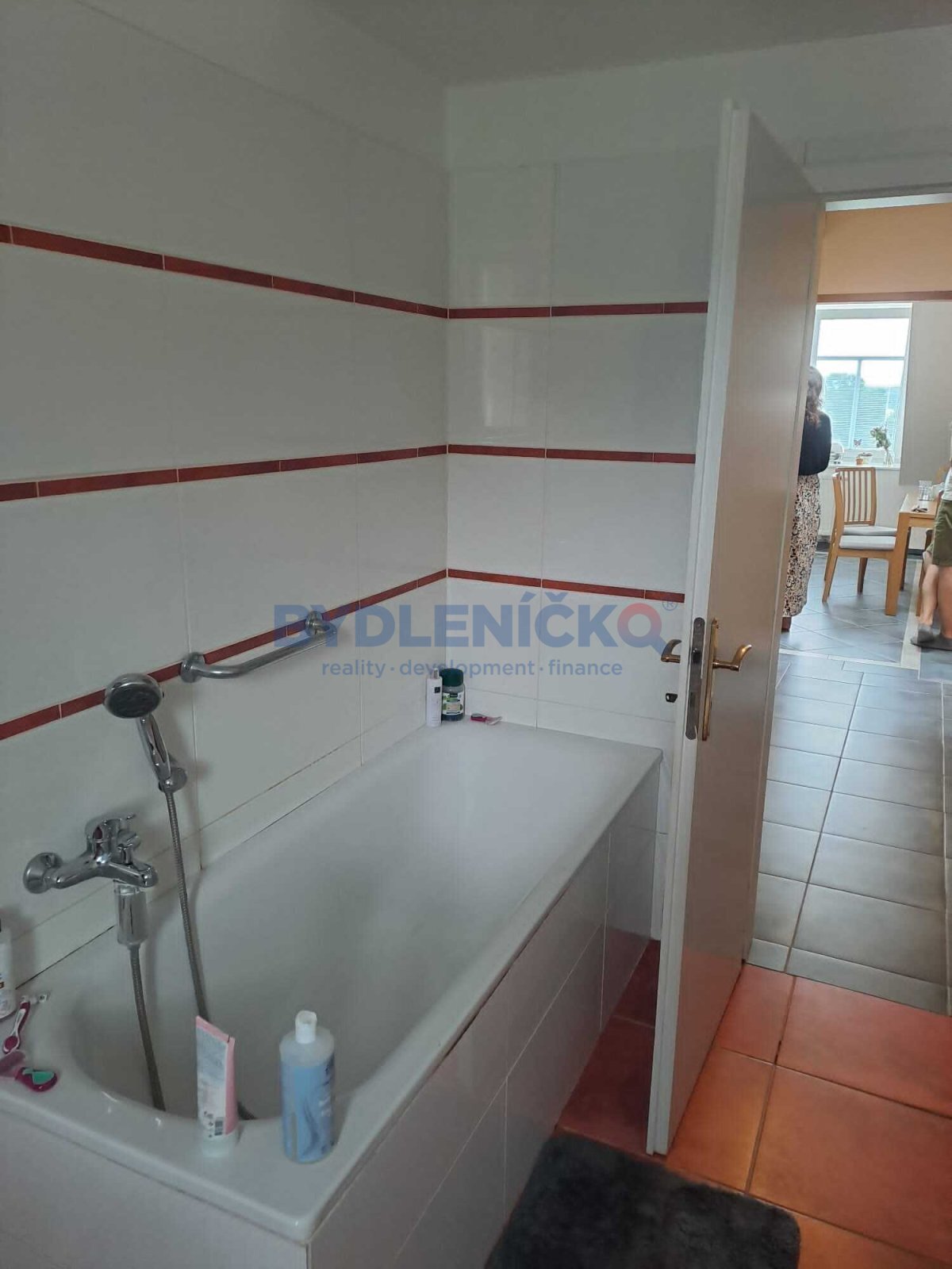 Pronájem podkrovního bytu 3+kk, 107m2, ulice Masar