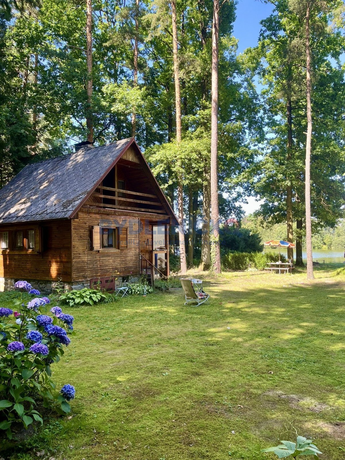 Prodej chaty u rybníka Lhoták, 60 m2, Olešnice, ok