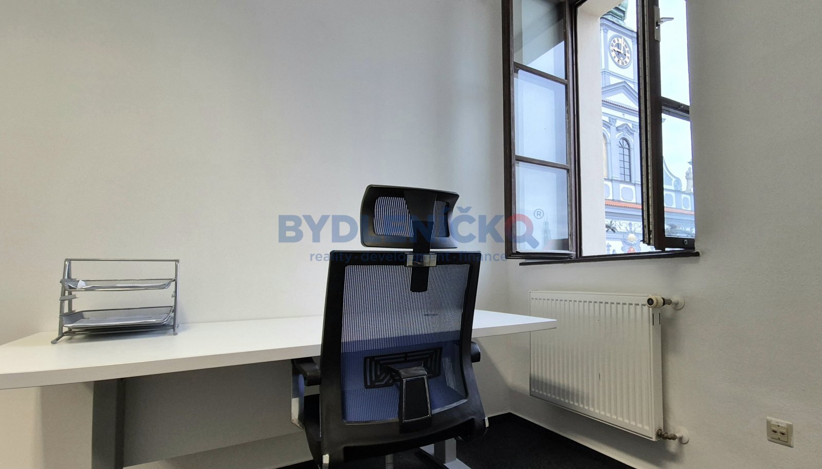 Pronájem vybavené kanceláře 31m2 s výhledem na rad