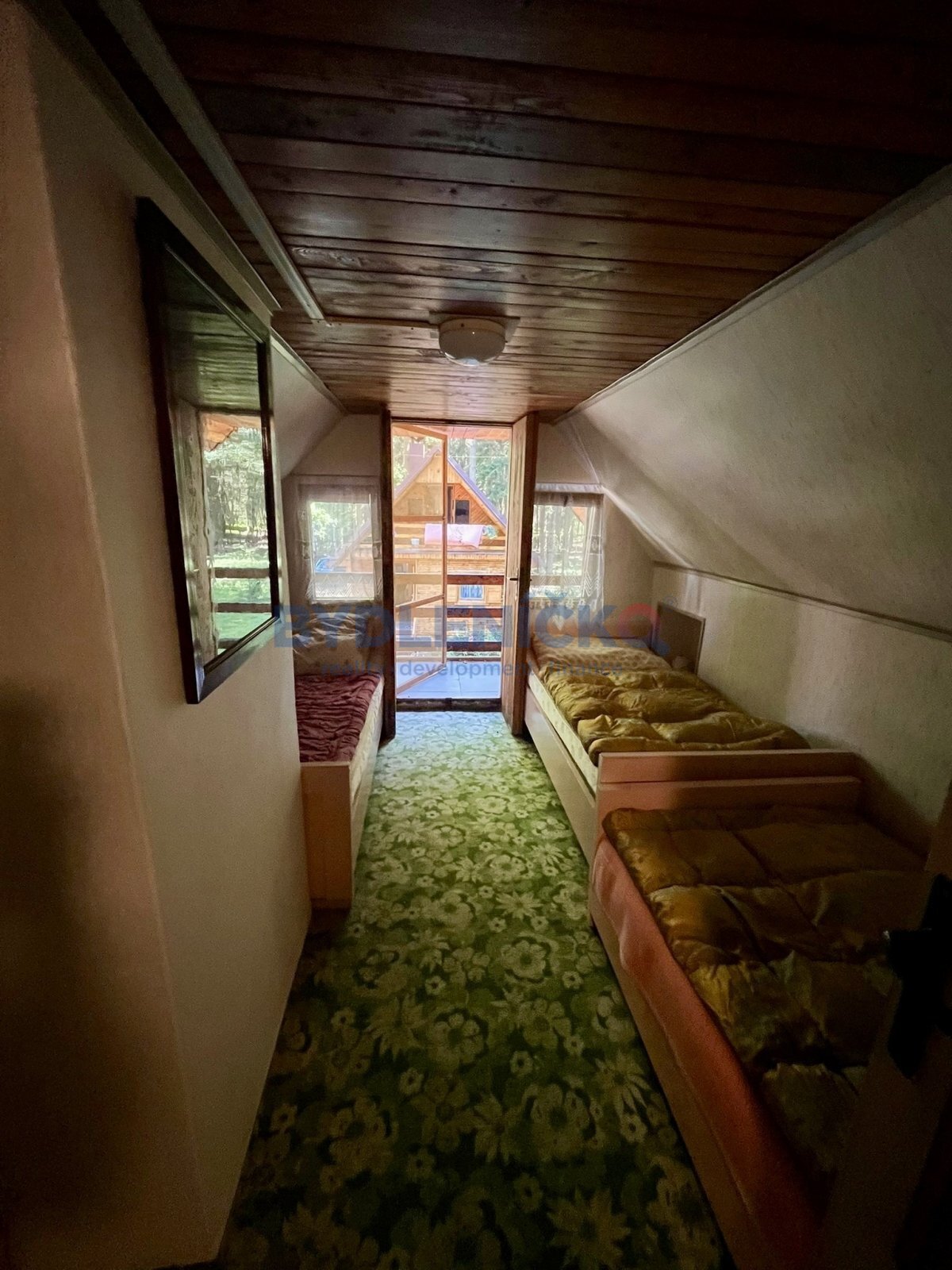 Prodej chaty u rybníka Lhoták, 60 m2, Olešnice, ok