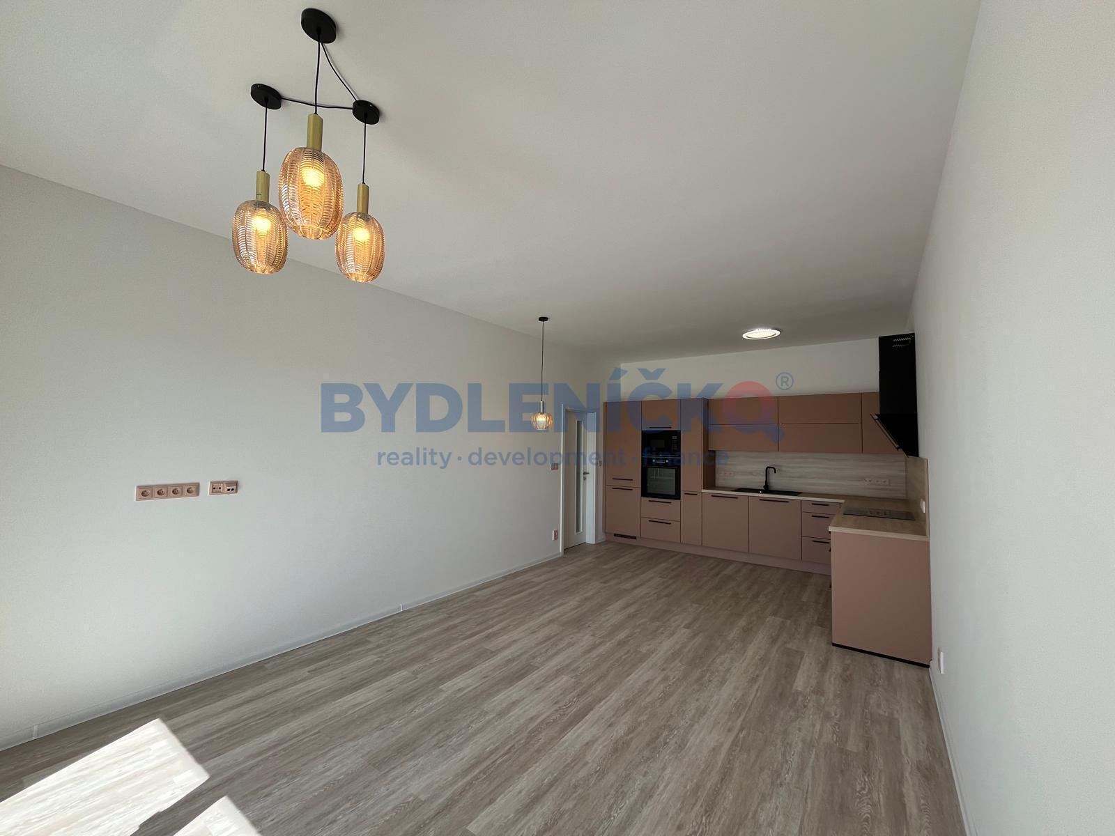 Pronájem bytu 2+kk, 69,4 m2, s terasou 9 m2, ulice Branišovská, České Budějovice