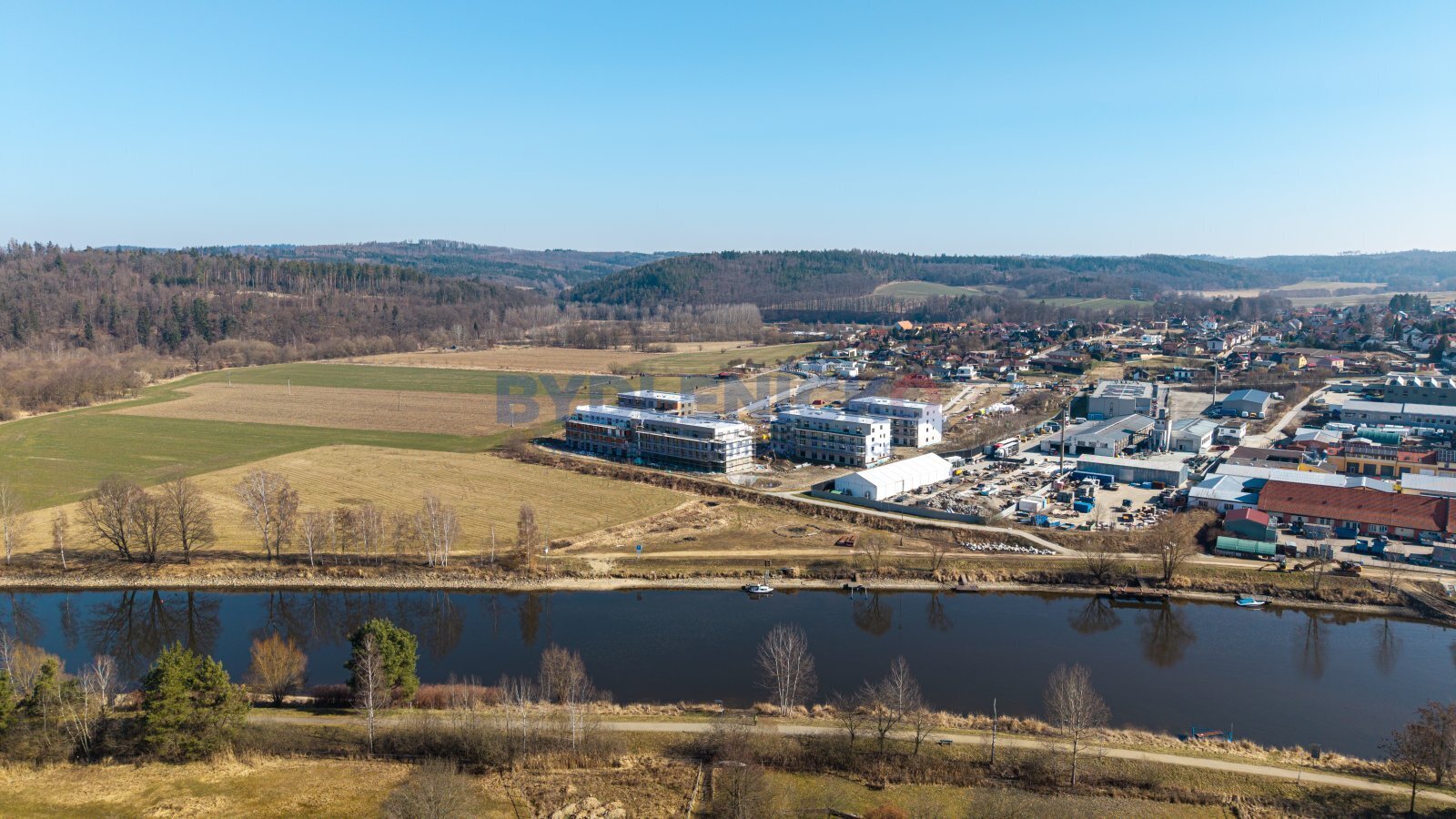 Prodej bytu 2+kk s balkonem, 54 m2, Hluboká nad Vl