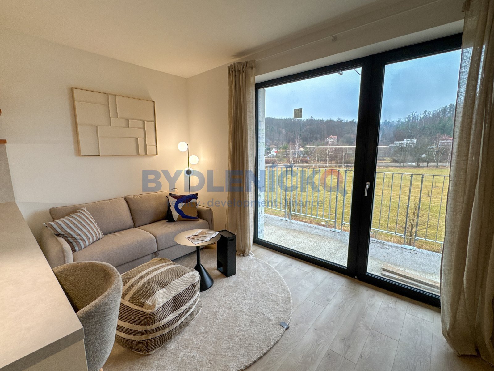 Prodej bytu 3+kk s balkónem, 66 m2, Hluboká nad Vl