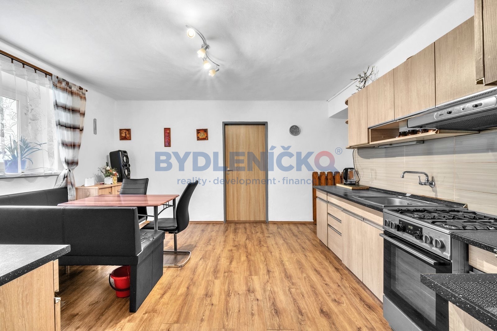 Prodej domu o 3 bytových jednotkách, pozemky 4 806 m2, Třebovice, okres Prachatice