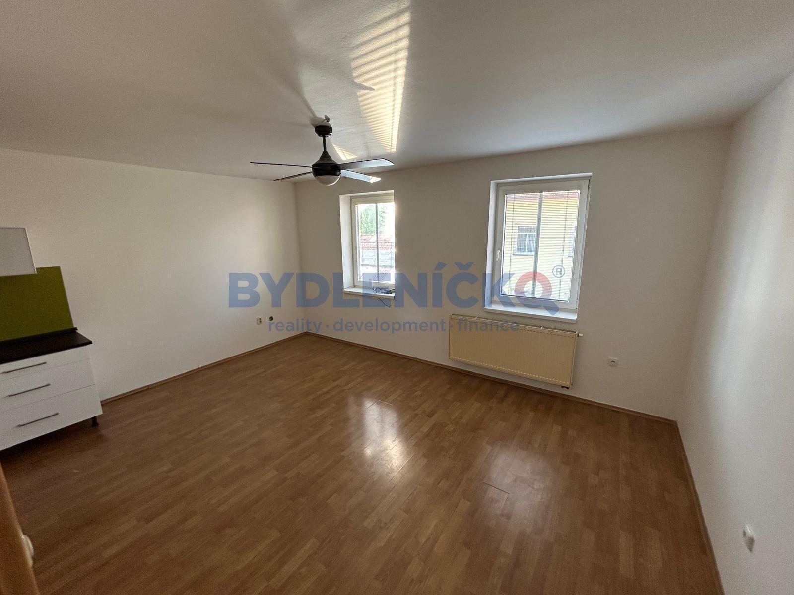 Pronájem bytu 1+kk, 24 m2 ulice Lipenská, České Budějovice