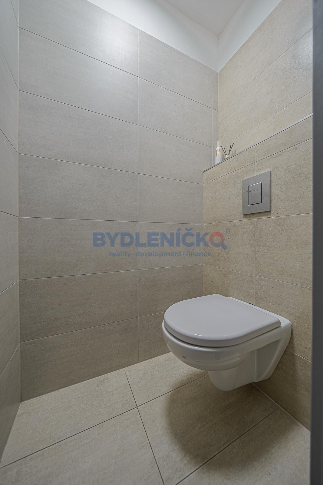 Pronájem bytu 3kk, 70 m2 centrum Českých Budějovic, ul. B. Smetany