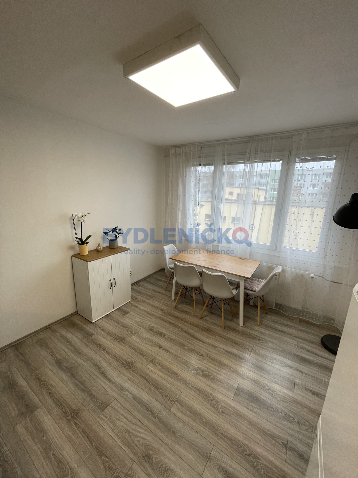 Pronájem bytu 2+kk s balkonem, 37 m2,  Pražské předměstí, České Budějovice