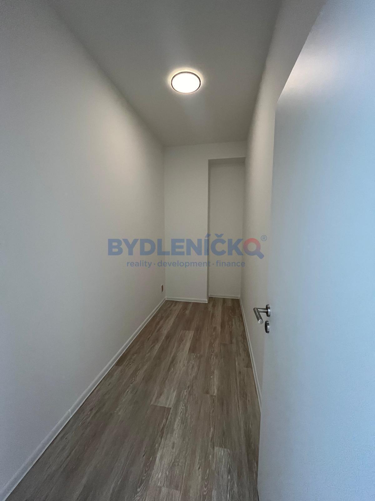 Pronájem bytu 2+kk, 69,4 m2, s terasou 9 m2, ulice Branišovská, České Budějovice