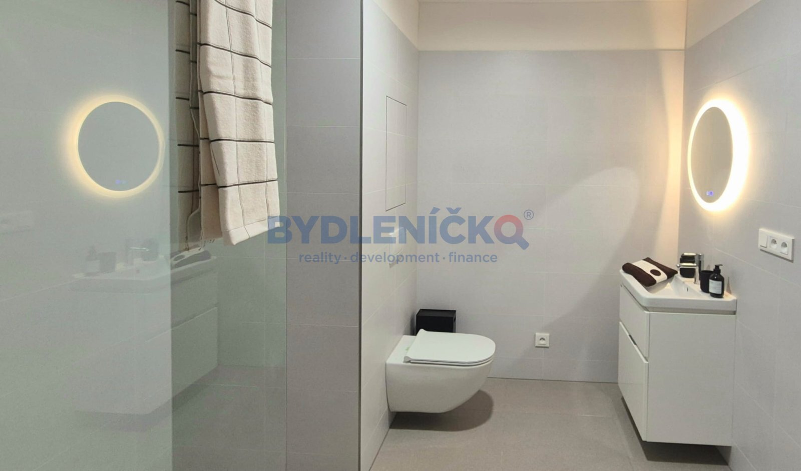 xProdej bytu 1+kk s balkonem, 42 m2, Hluboká nad V