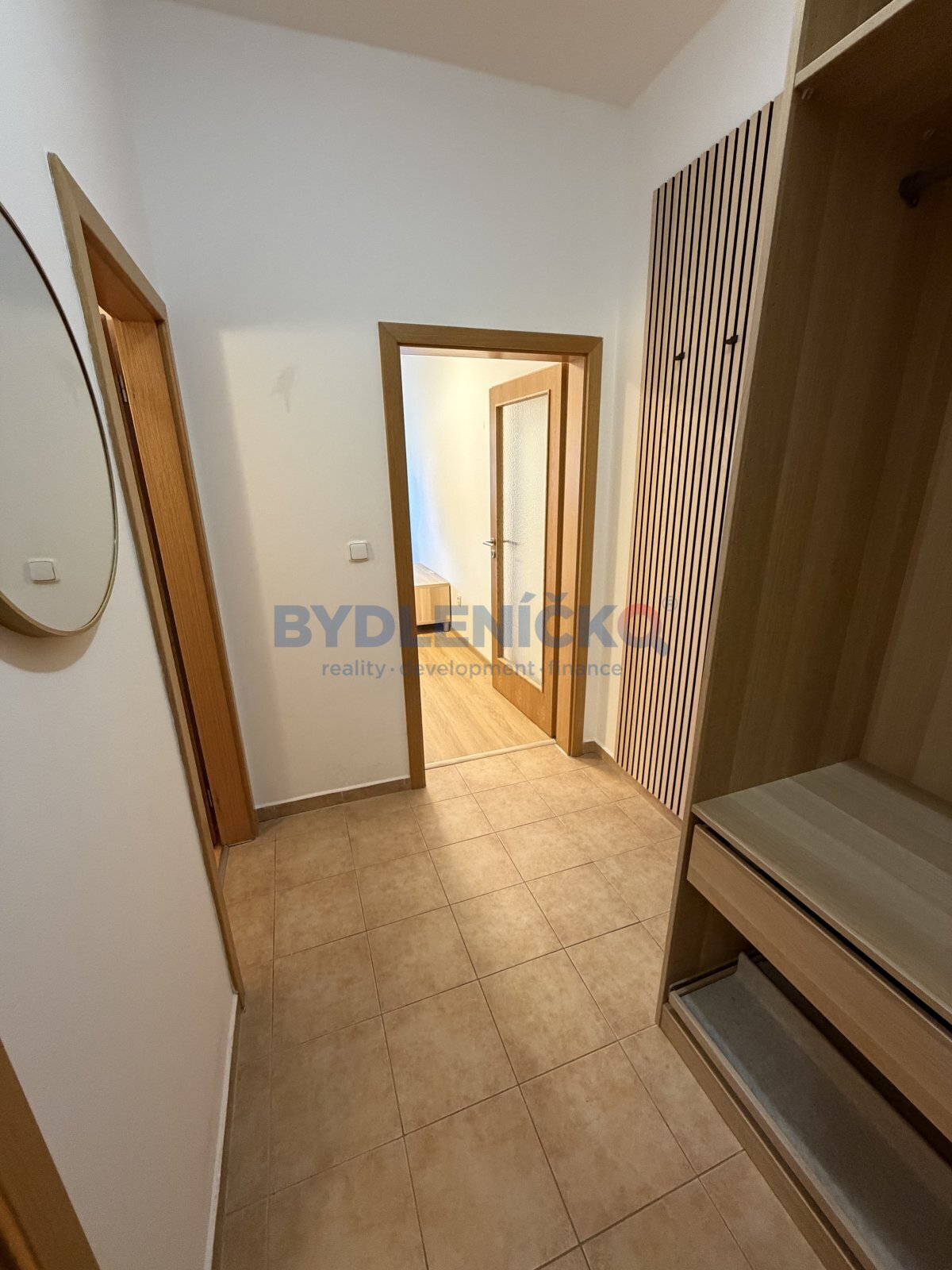 Prodej zaběhlého apartmánu 1+kk, 51 m2, Lipno nad 