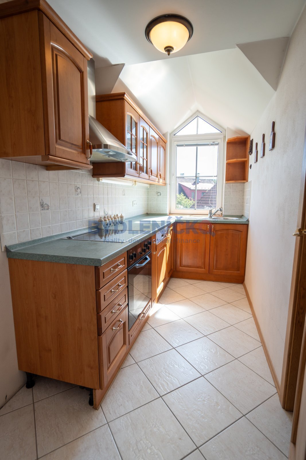 Prodej vícegeneračního domu, pozemek 701 m2, ulice