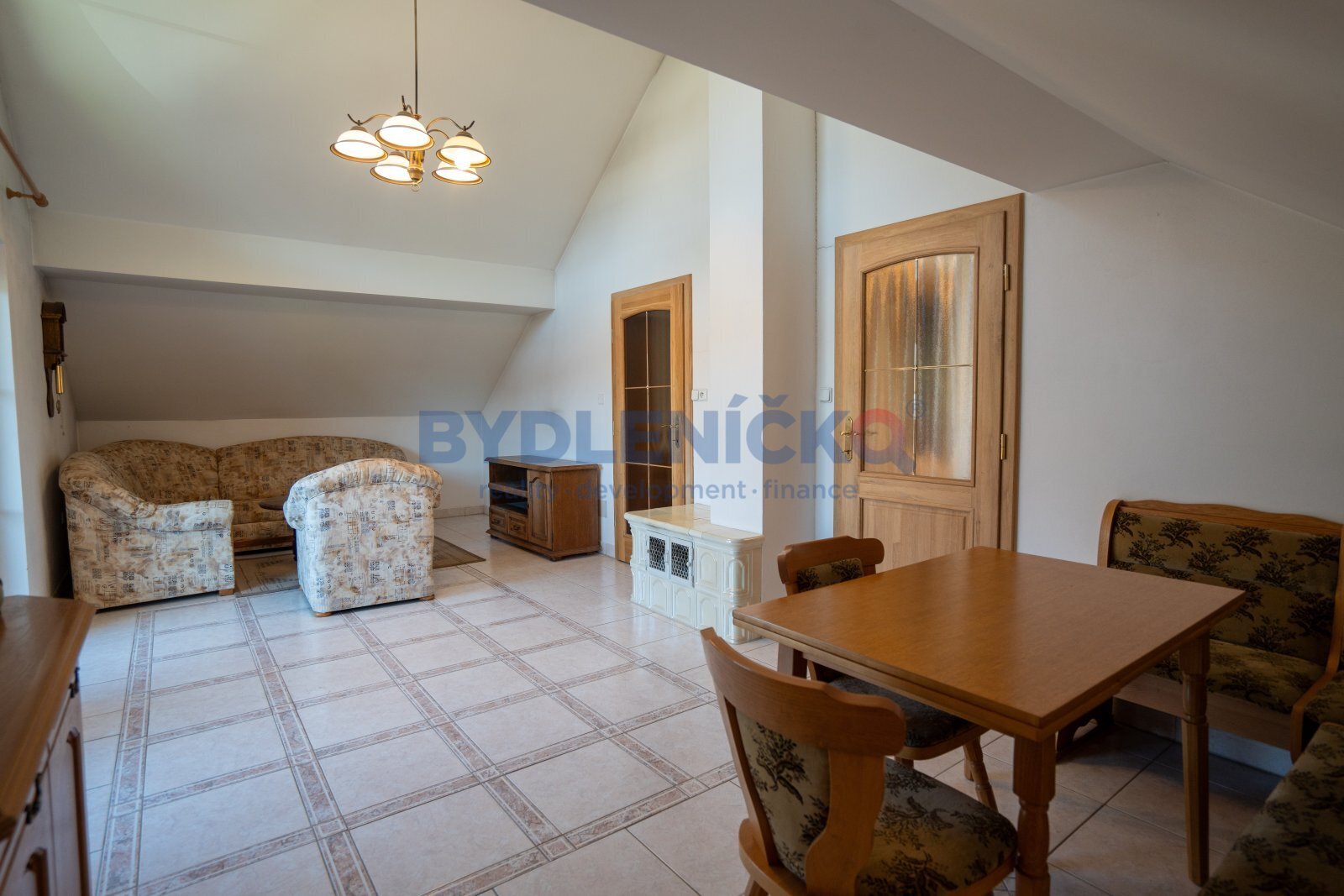Prodej vícegeneračního domu, pozemek 701 m2, ulice