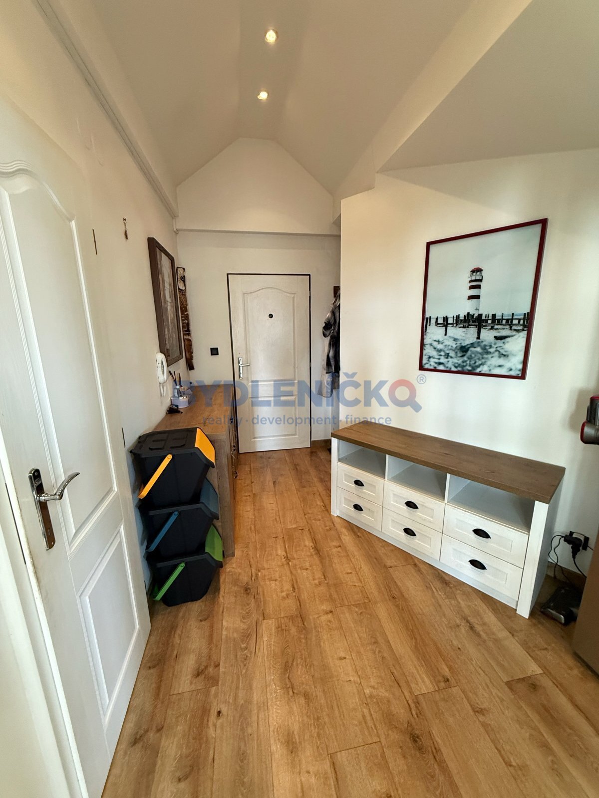 Pronájem podkrovního bytu 2+kk, 44 m2, po rekonstrukci, ulice Holečkova, České Budějovice