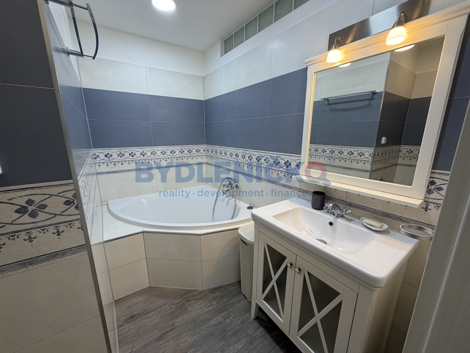 Pronájem vybaveného bytu 3+1, 85,4 m2, ul. Mánesov