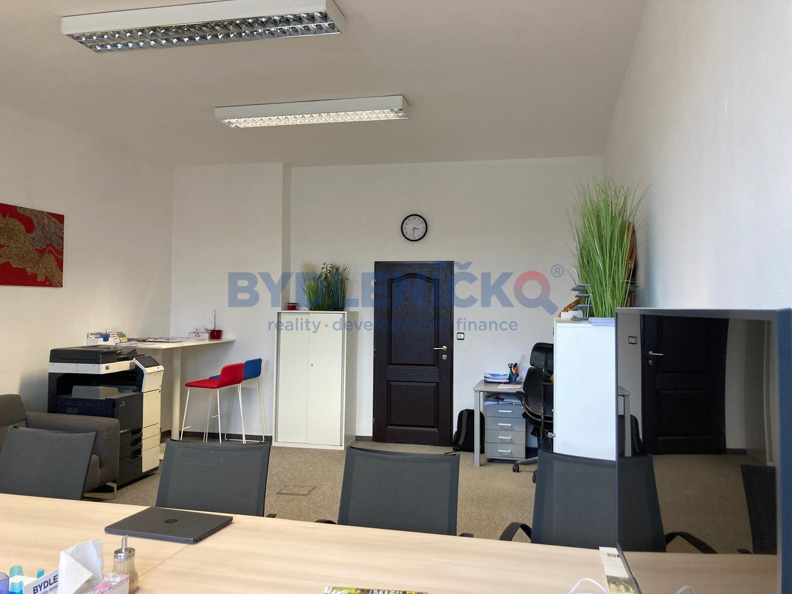 Pronájem komerčních prostor, 154 m2, nám. Přemysla