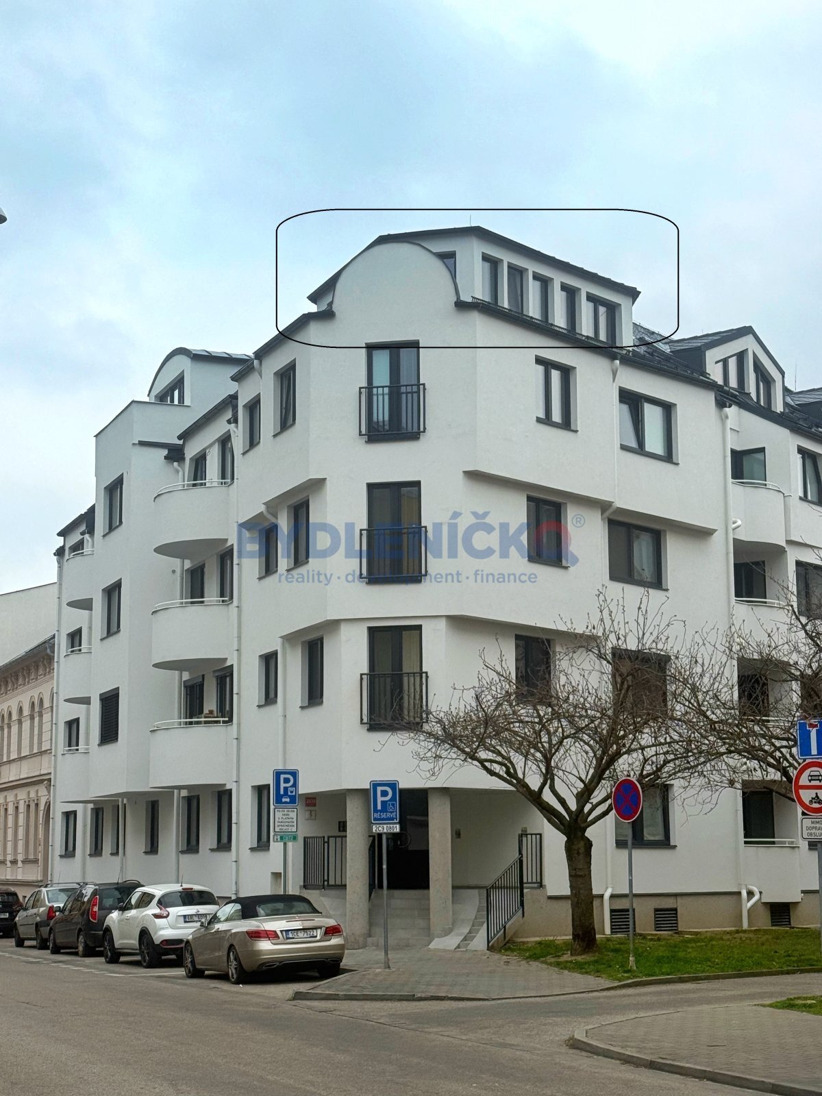 Pronájem podkrovního bytu 2+kk, 44 m2, po rekonstrukci, ulice Holečkova, České Budějovice