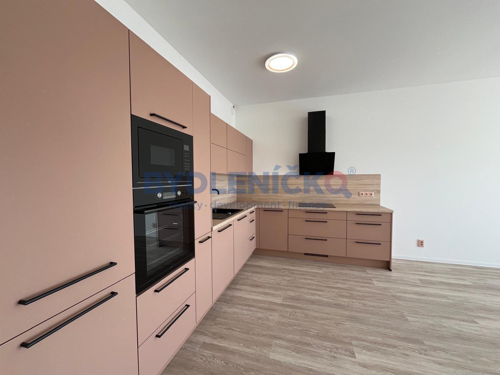 Pronájem bytu 2+kk, 69,4 m2, s terasou 9 m2, ulice Branišovská, České Budějovice