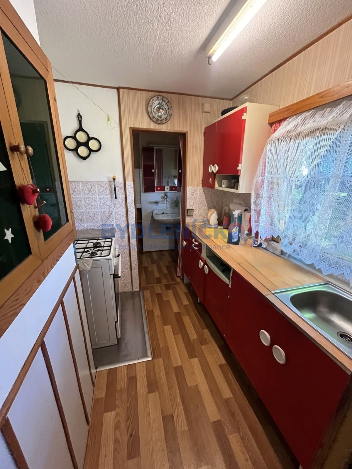 Prodej chaty u rybníka Lhoták, 60 m2, Olešnice, ok