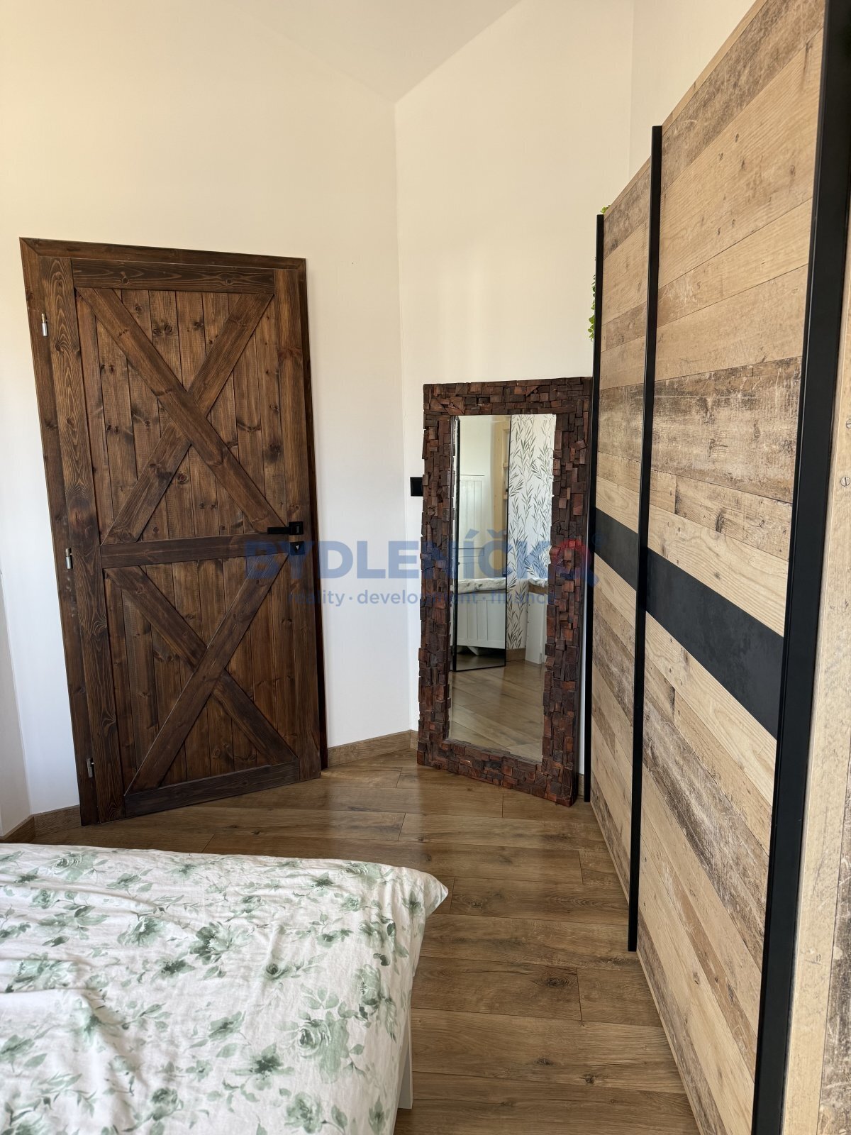 Pronájem podkrovního bytu 2+kk, 44 m2, po rekonstrukci, ulice Holečkova, České Budějovice