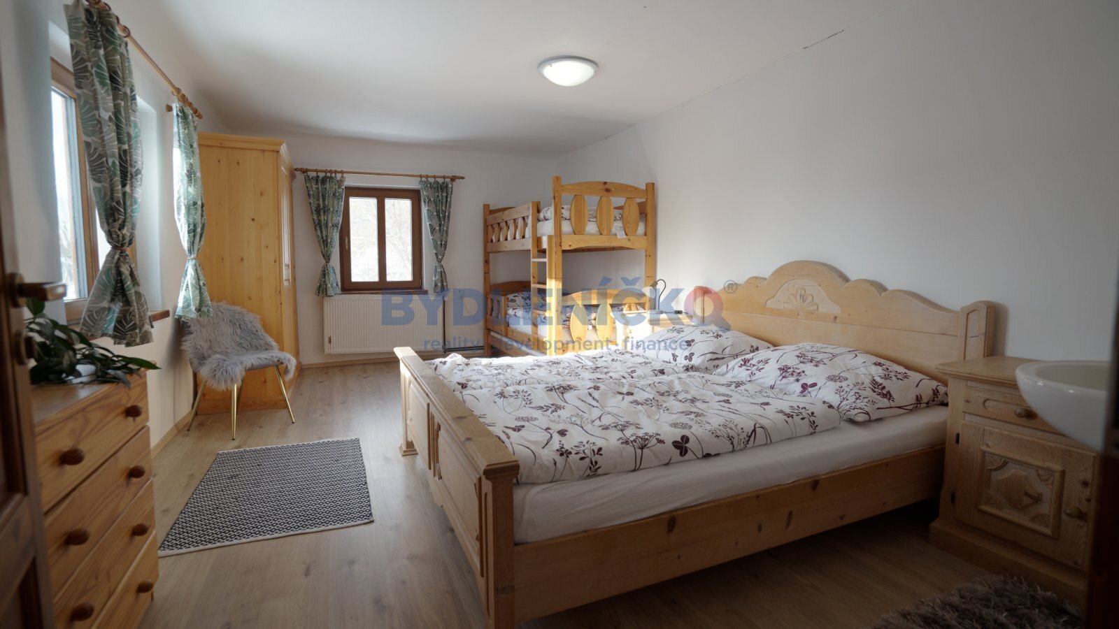 Prodej chalupy se 3 apartmány, 492m2, Olšina, Lipn