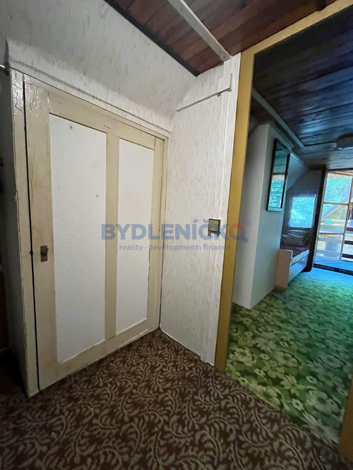 Prodej chaty u rybníka Lhoták, 60 m2, Olešnice, ok