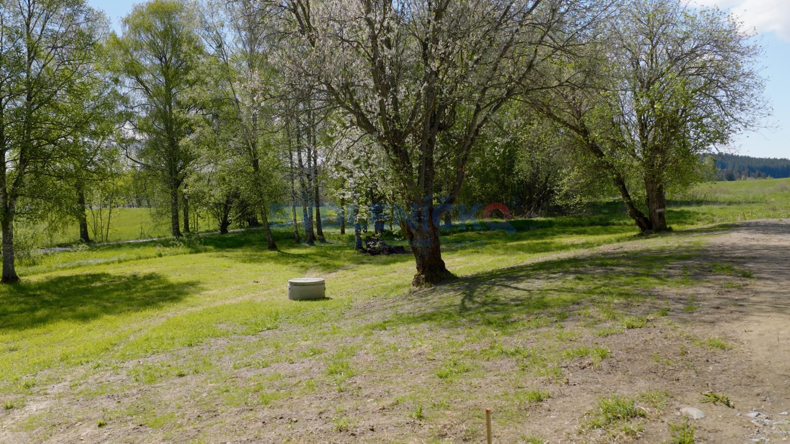 Prodej stavebního pozemku u Lipenské nádrže o výměře 1 523 m&sup2;, Bližší Lhota, Horní Planá