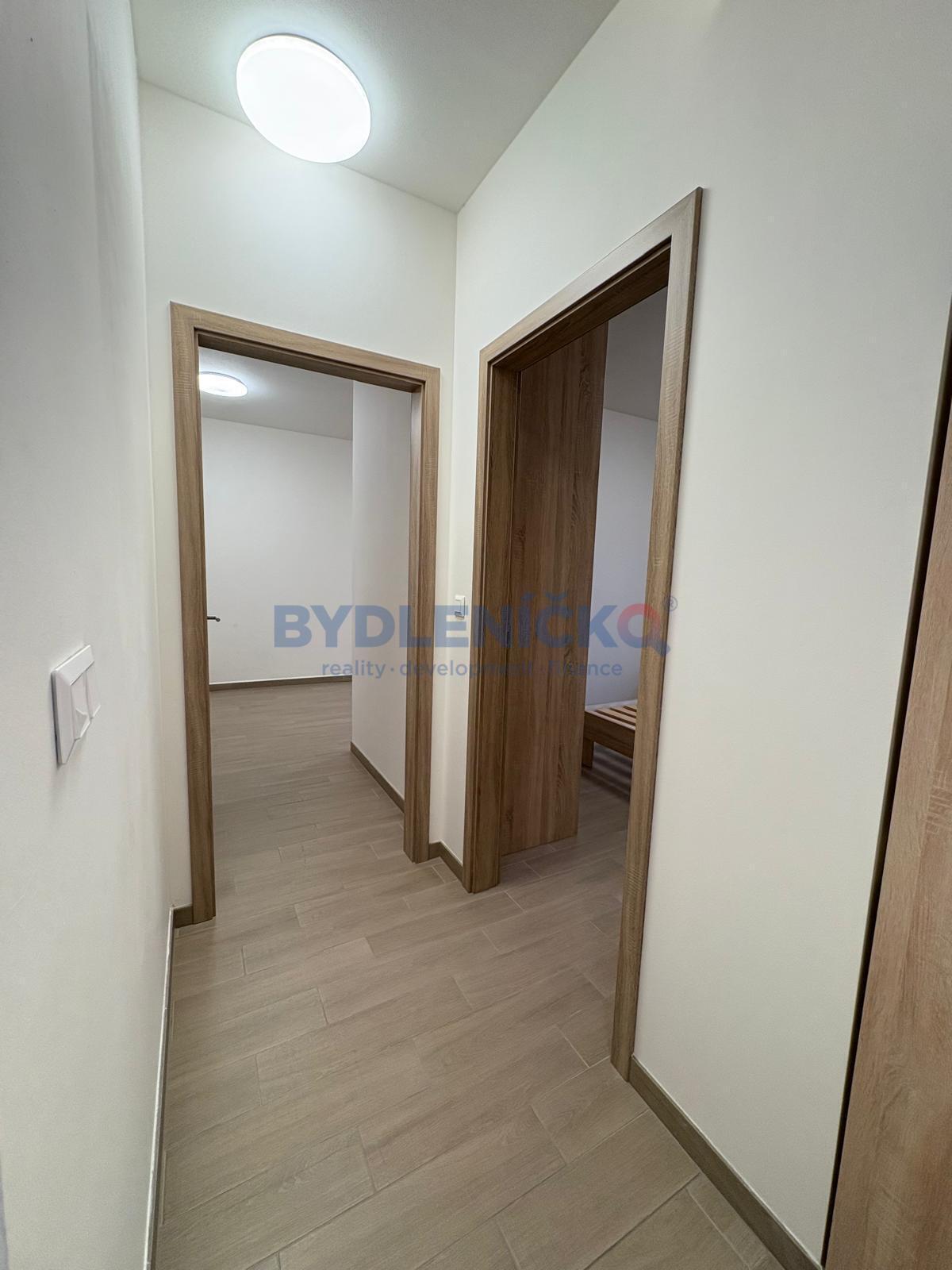Pronájem bytu 3+kk (ateliér), 61 m2, ulice Rožnovská, České Budějovice