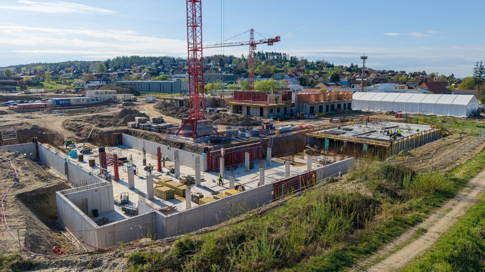Pronájem komerčních prostor 28 - 46 m2, SENIOR RES