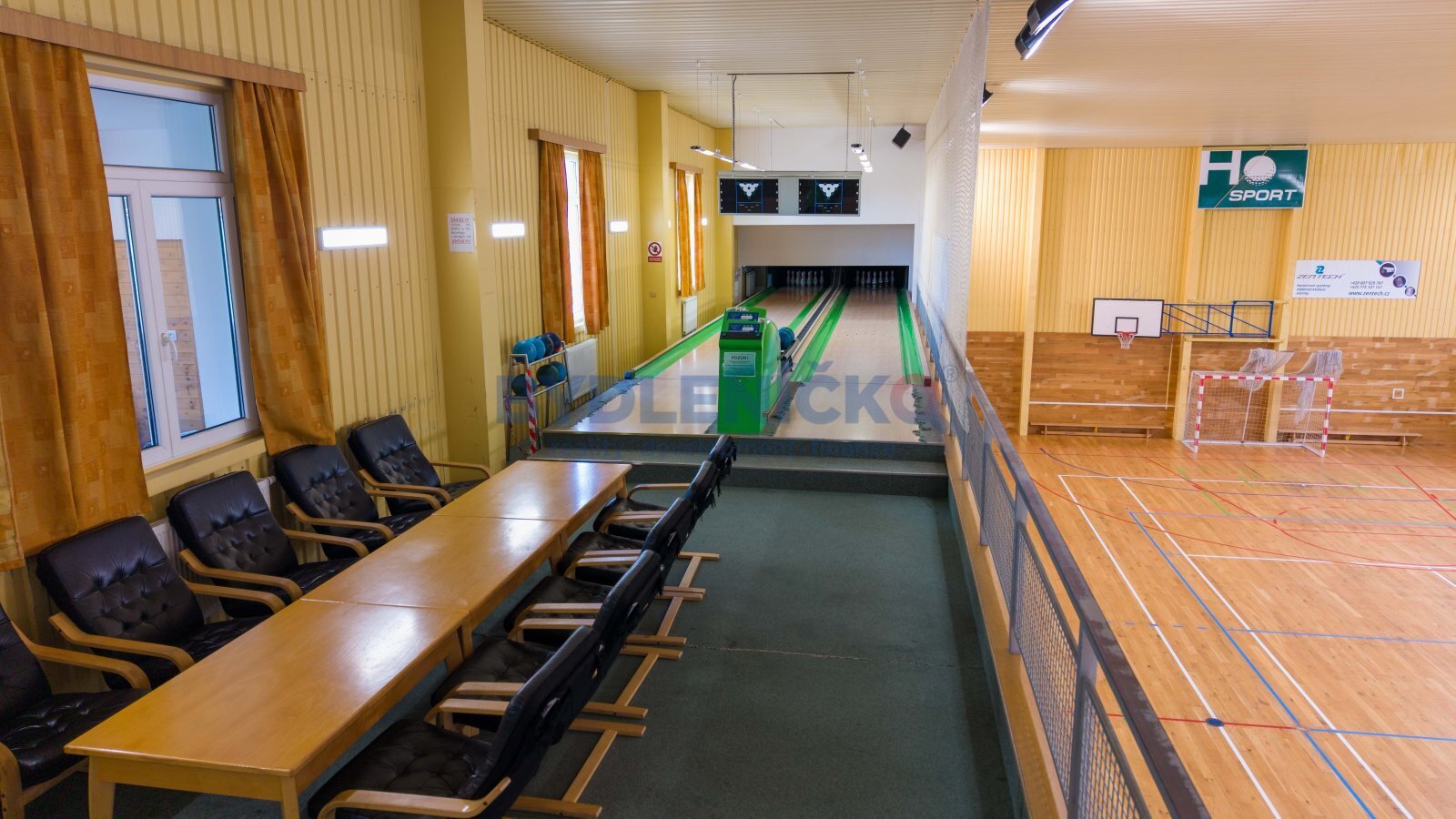 Prodej zaběhlého sportovního areálu HoSPORT, pozem