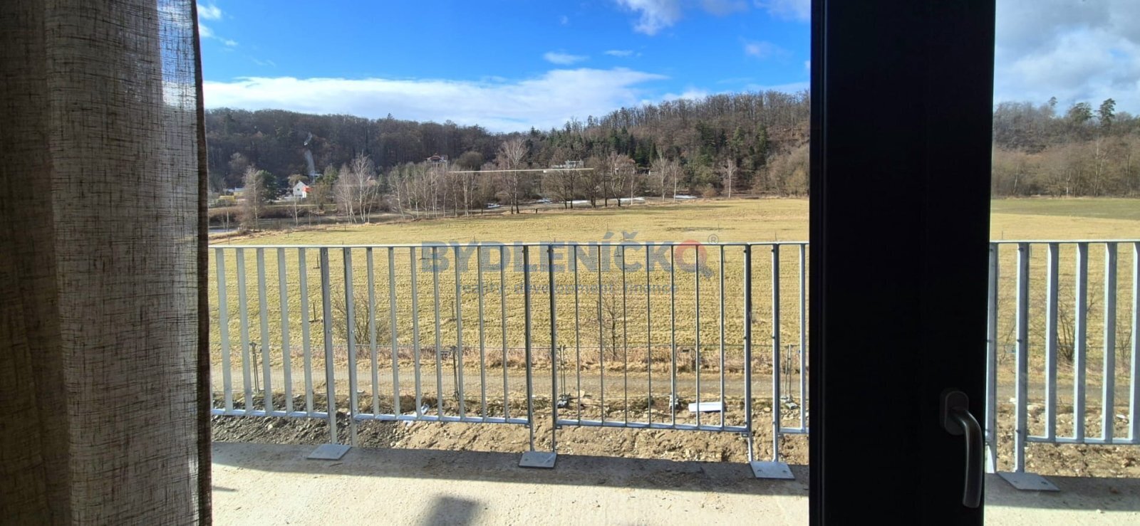 xProdej bytu 1+kk s balkonem, 42 m2, Hluboká nad V