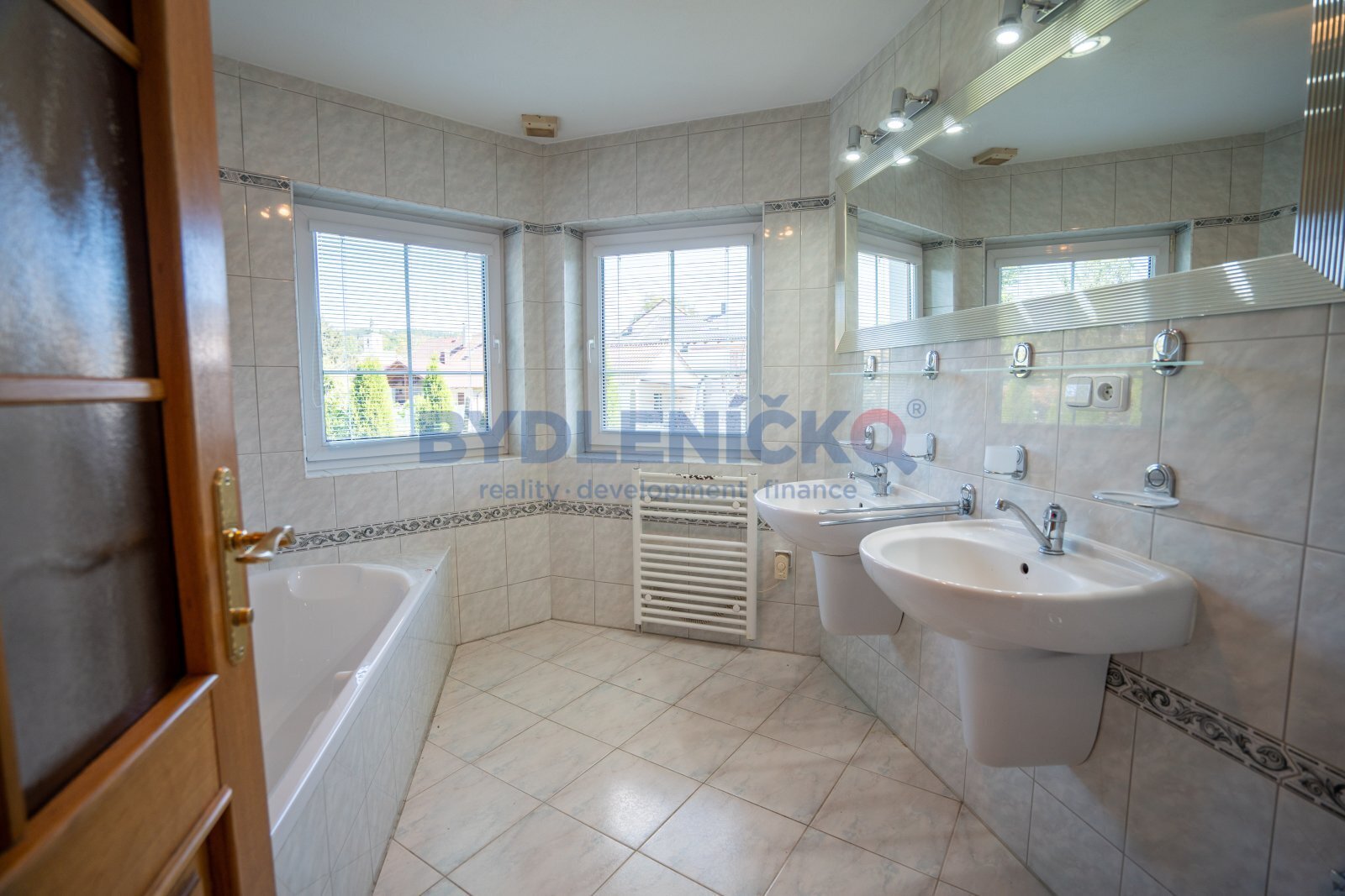 Prodej vícegeneračního domu, pozemek 701 m2, ulice