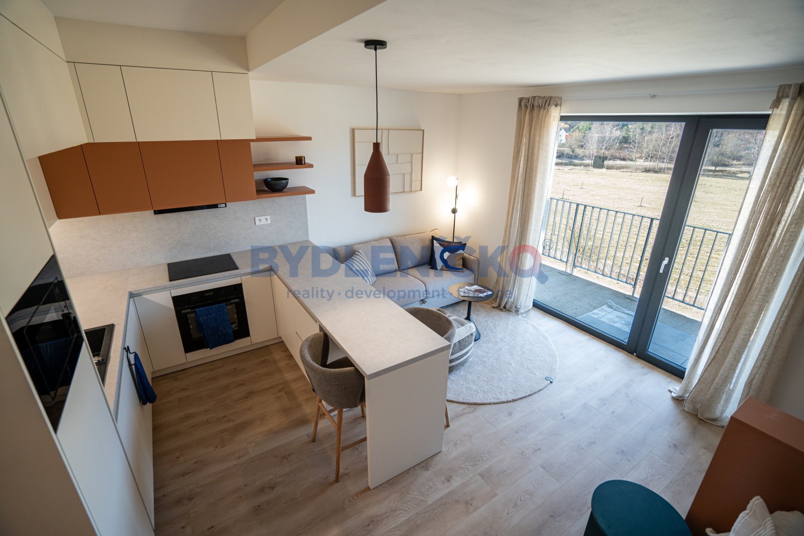 Prodej prémiového bytu 1+kk s balkónem v malebném jihočeském městečku Hluboká nad Vltavou