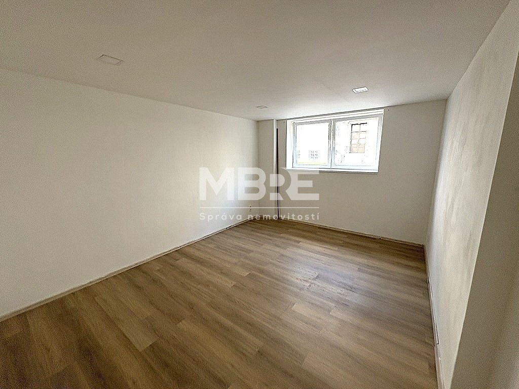 4A6D8F3B-8CD3-42A5-AF30-617371931A00_1_105_c