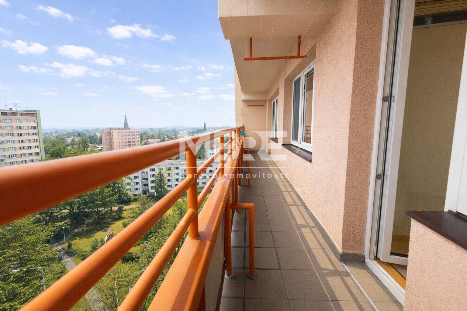 E345EE1A-1B5D-455C-B586-A5876C909663