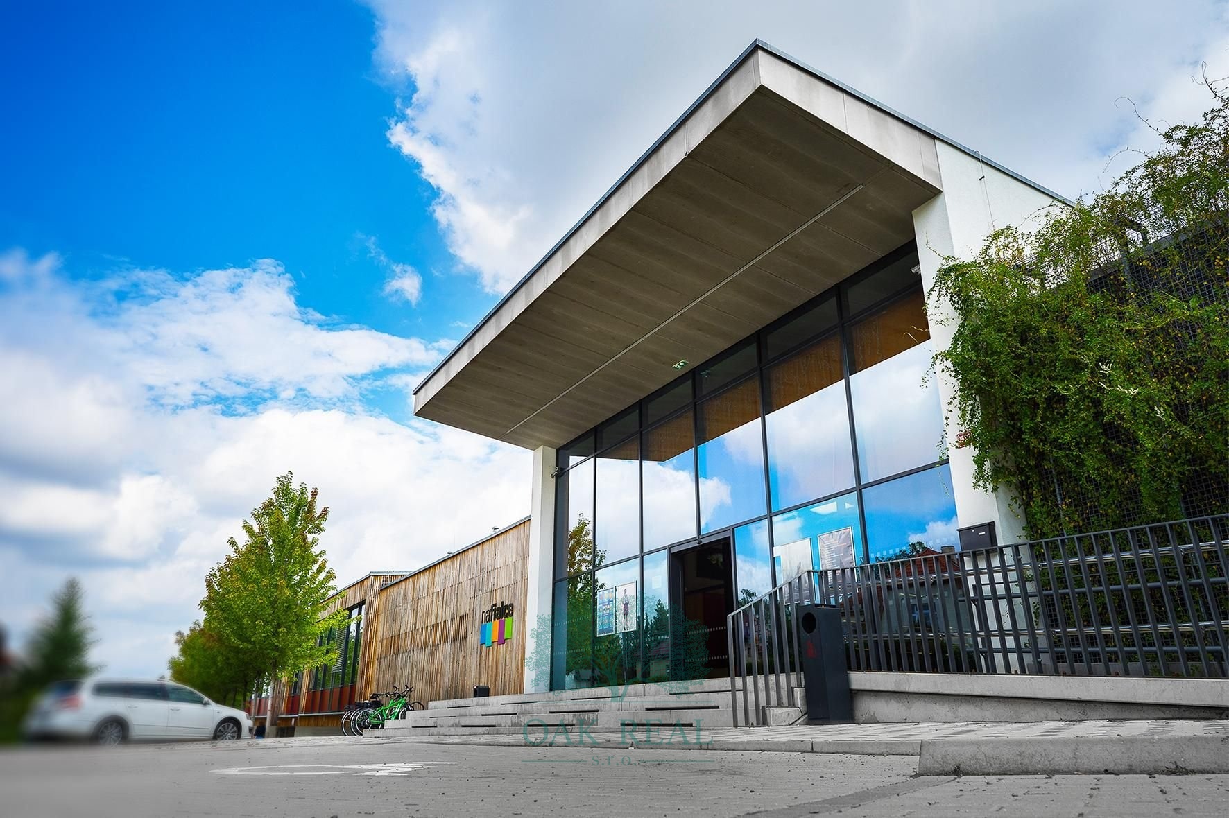 Na Fialce baze?n kino restarace 