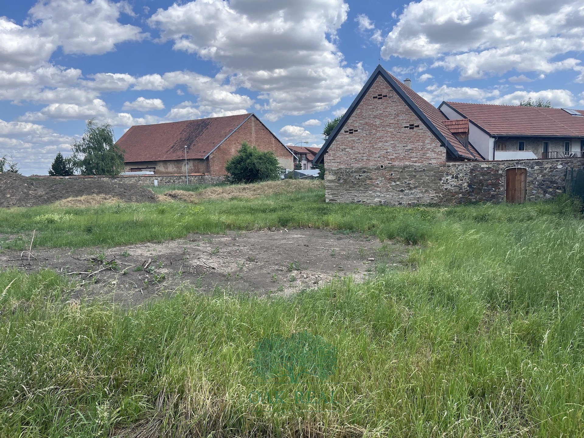 pohled na pozemek ze za?padni? strany od sousedni?