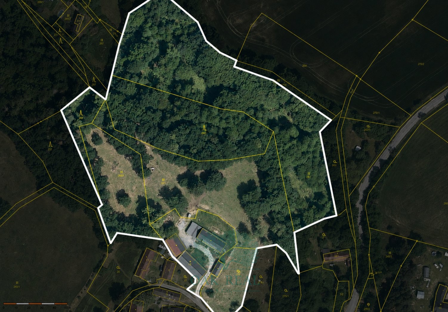 Satelitni? pohled na area?l a pozemky AI