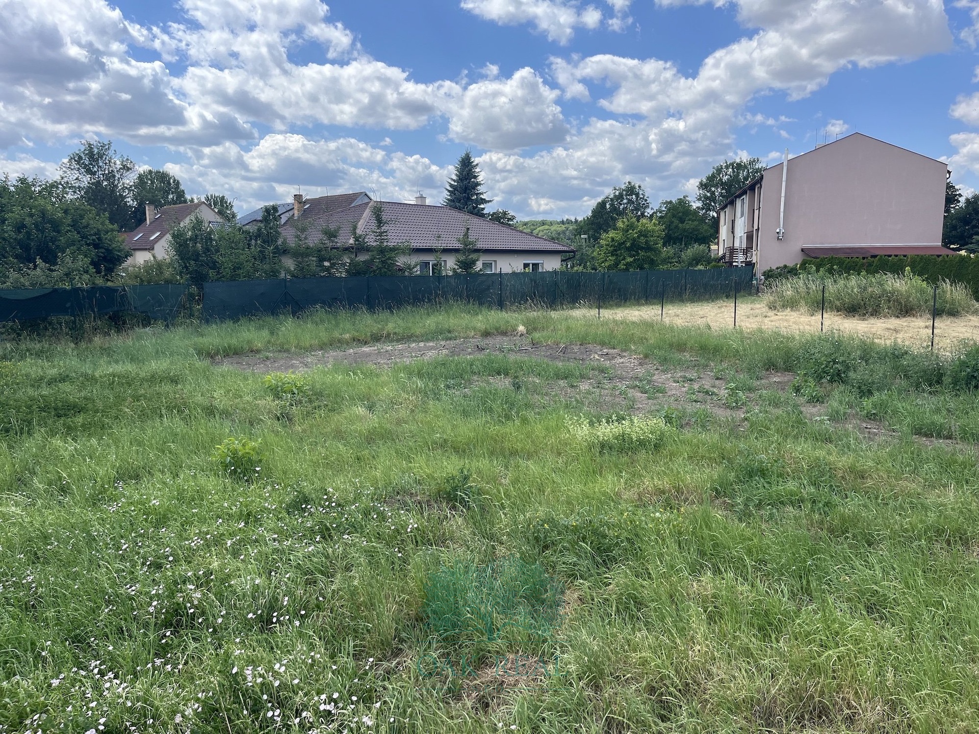 pohled na pozemek ze severni? strany od kr?iz?ovat