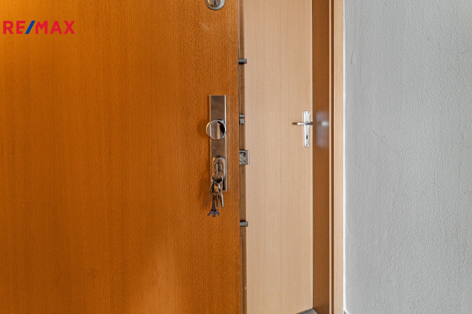 Bezpečnostní dveře bytu