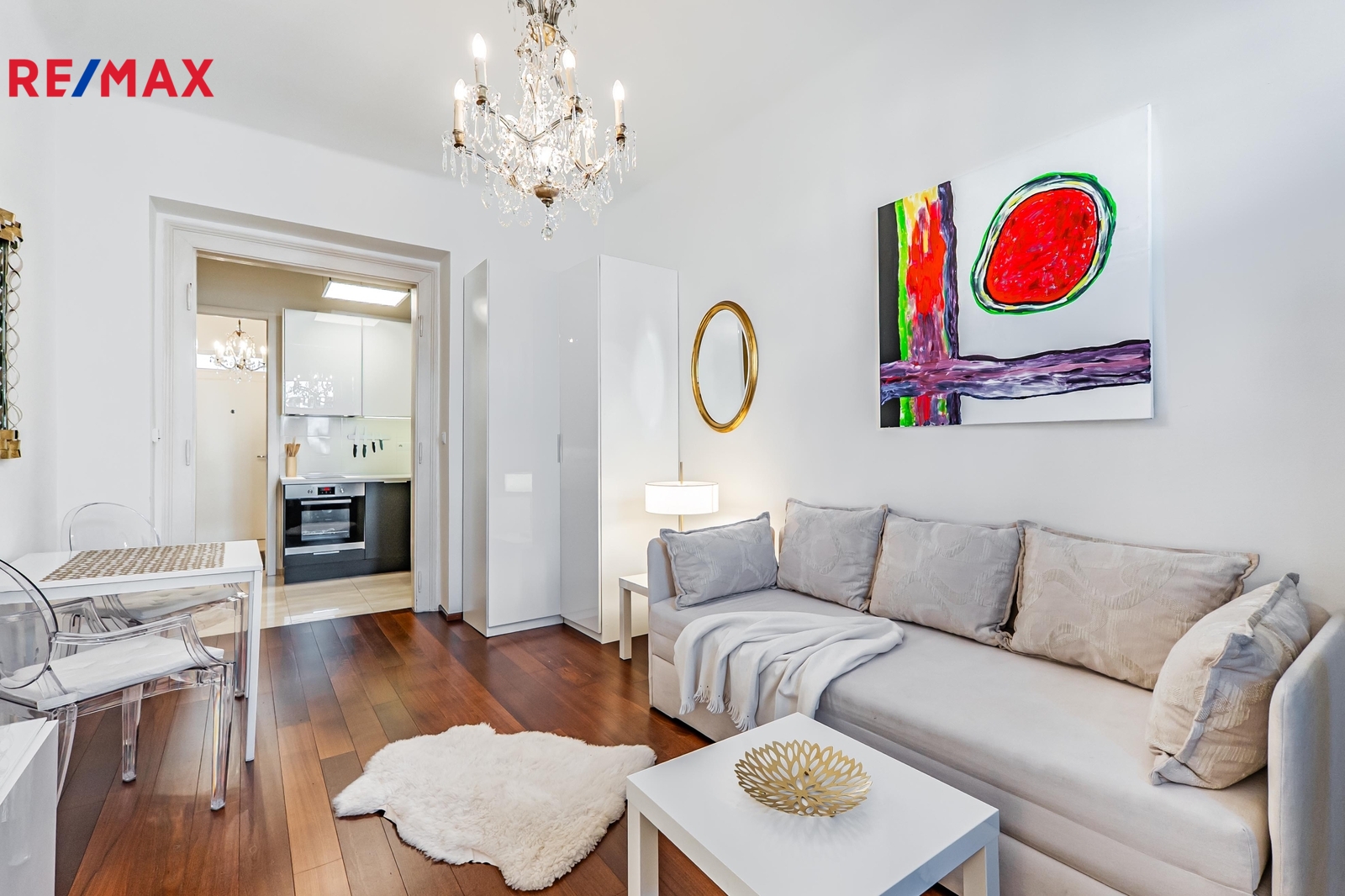 Obývací pokoj s rozkládací pohovkou