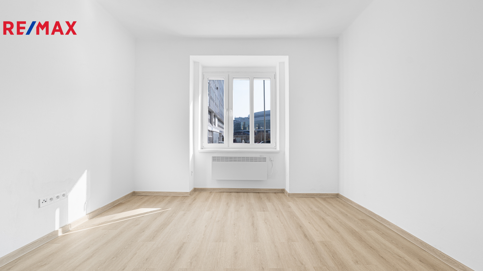 Světlý obývací pokoj