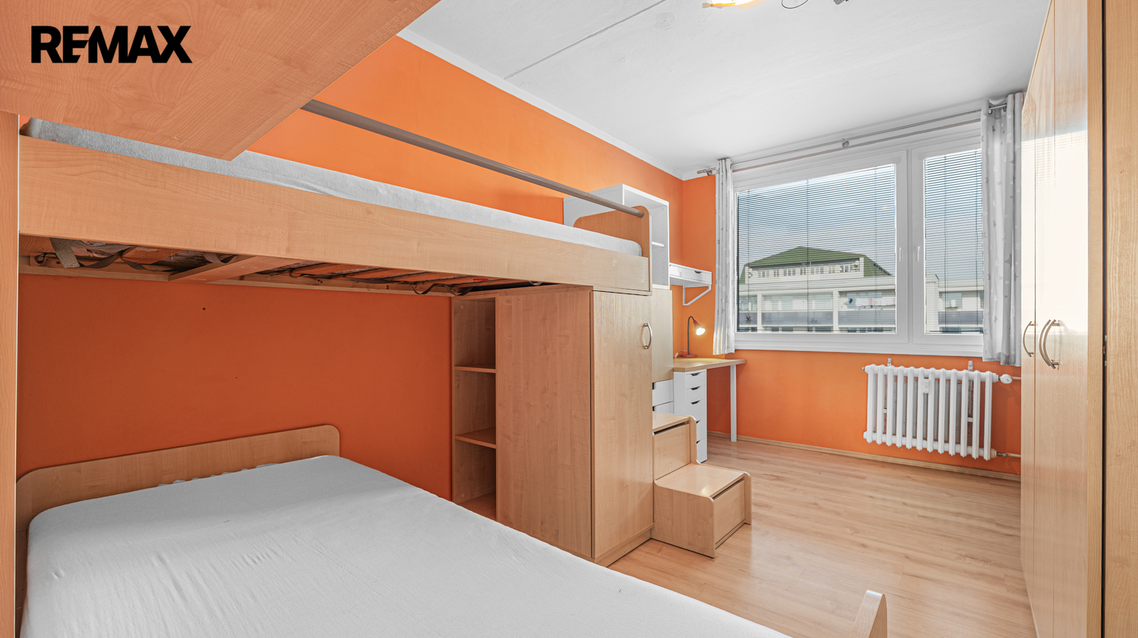 Dětský pokoj s palandou.