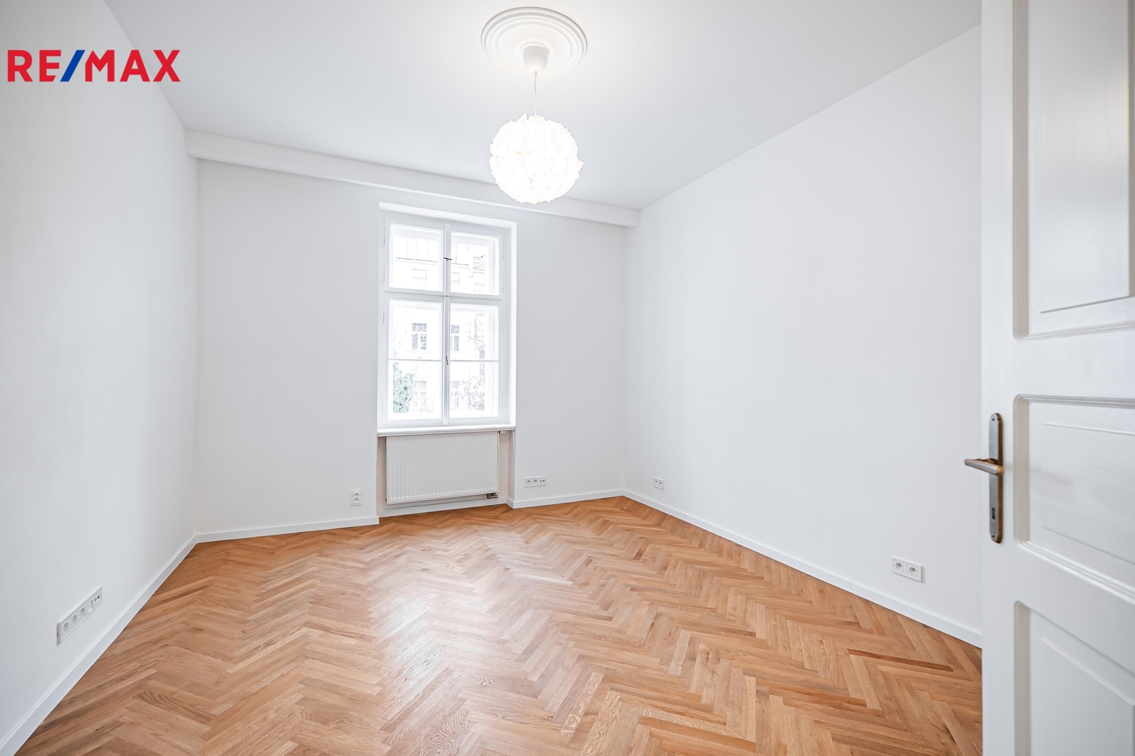 Druhý neprůchozí pokoj bytu