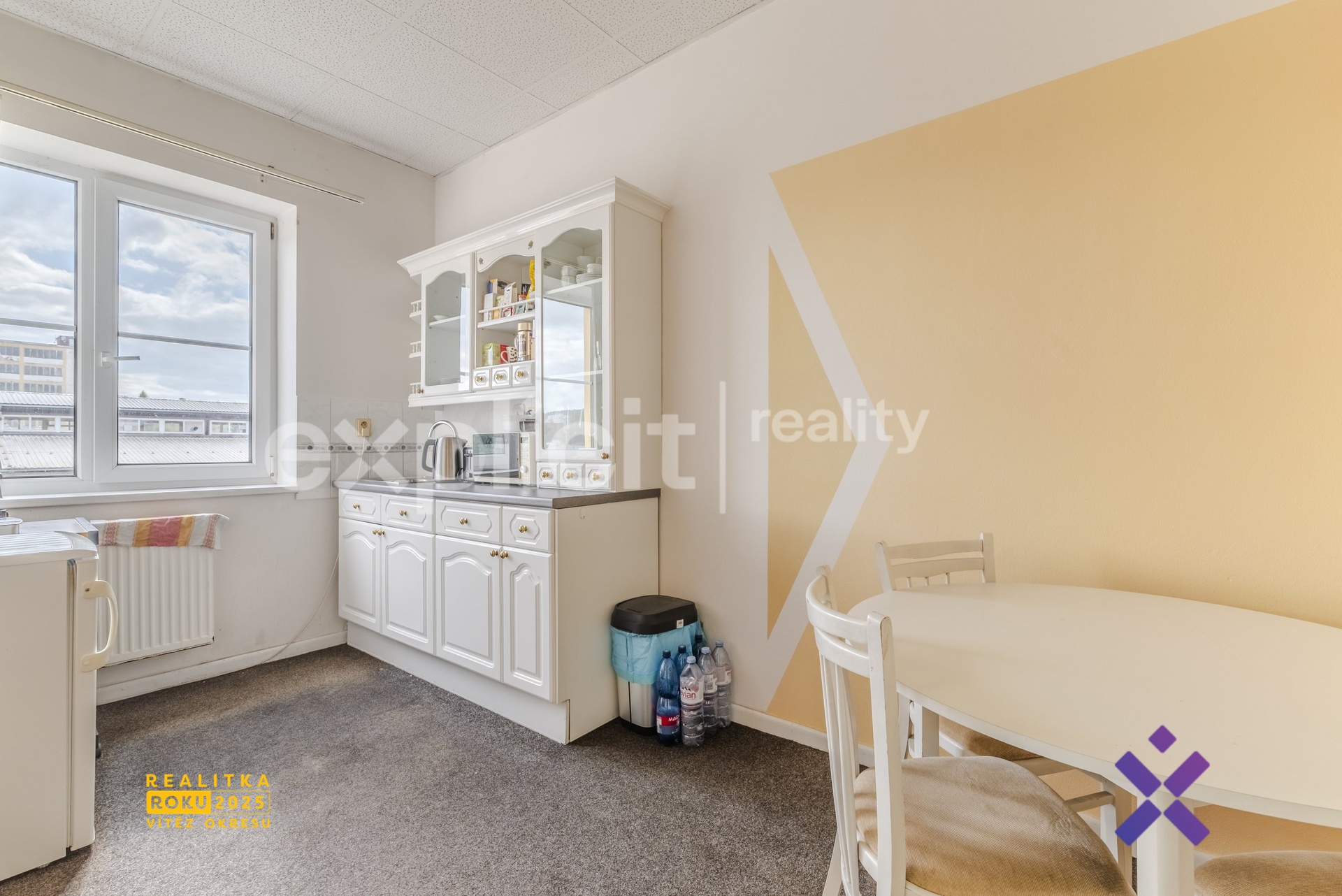 Prodej skladu a haly 3 394 m&sup2;, pozemek 6 552 