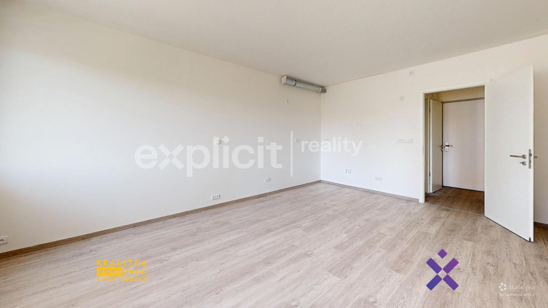 Pronajem-bytu-1kk-335-m2-ul-Nad-Stranemi-Bedroom-Defurnished 2